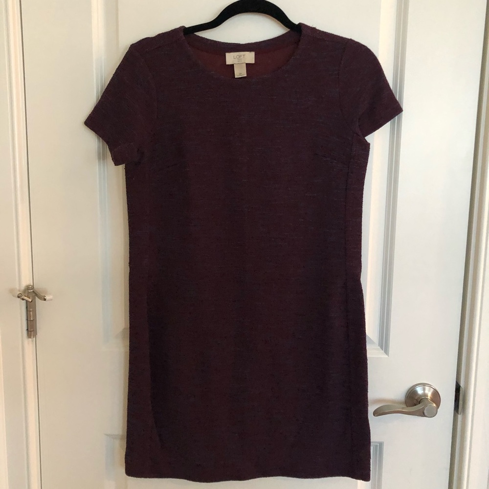 BURGUNDY SHORT SLEEVE SHIFT DRESS